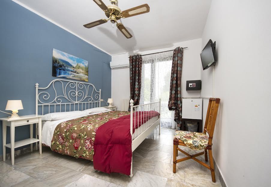 Olympic Kosher Holidays Hotel Сирмионе Екстериор снимка